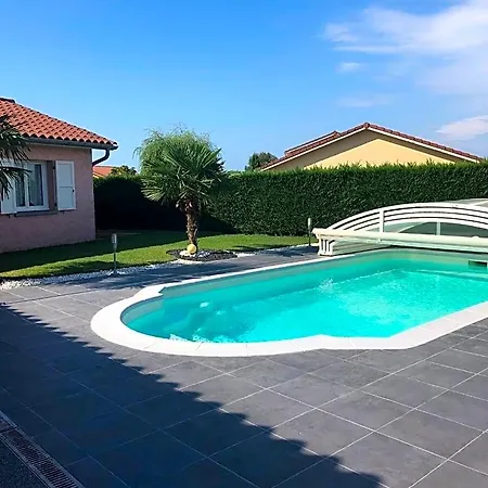 D'hotes Chez Florence فندق مبيت وإفطار Montmerle-sur-Saone