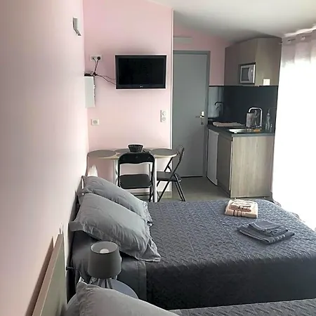 فندق مبيت وإفطار D'hotes Chez Florence 3*